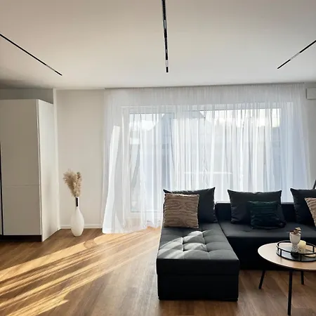 Neue! Schoene , Helle Familienfreundliche 3