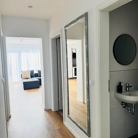 Neue! Schoene , Helle Familienfreundliche 3 * Kehl