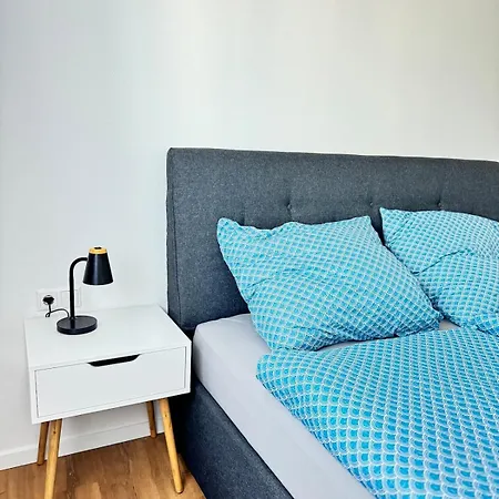 Neue! Schoene , Helle Familienfreundliche 3 דירה Kehl