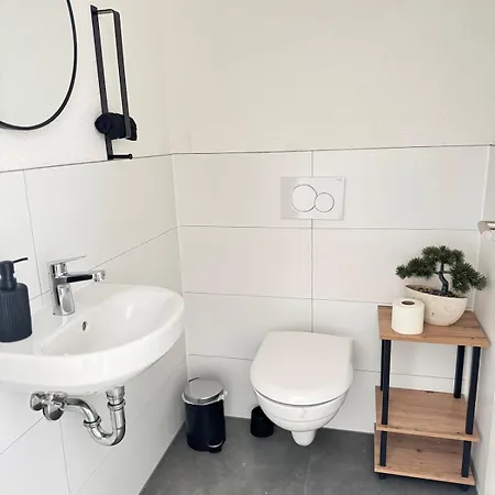 Neue! Schoene , Helle Familienfreundliche 3 * Kehl